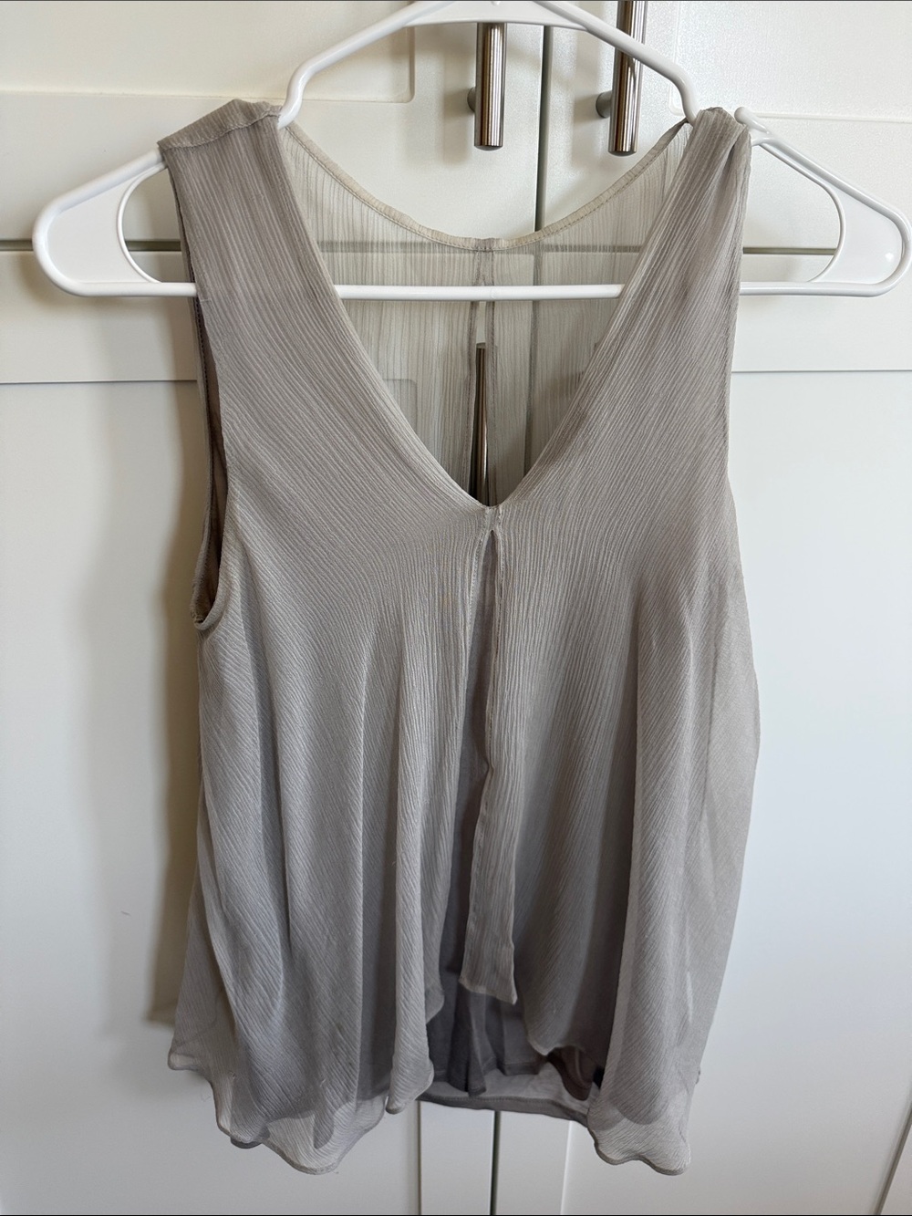 Club Monaco Sleeveless V-Neck Pleated Flow Top - Gray Extra Small XS